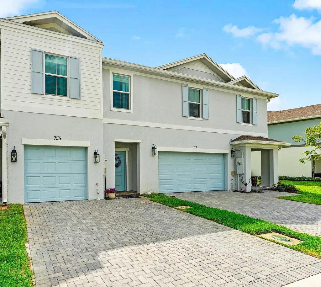 755 NE Trailside Run Port St Lucie FL 34983