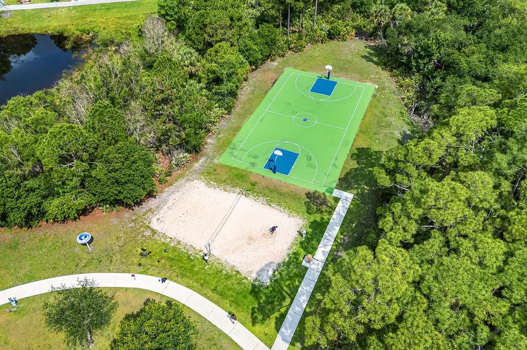 755 NE Trailside Run Port St Lucie FL 34983