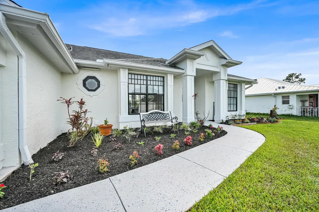 1074 SW Liberty Avenue Port St Lucie FL 34953