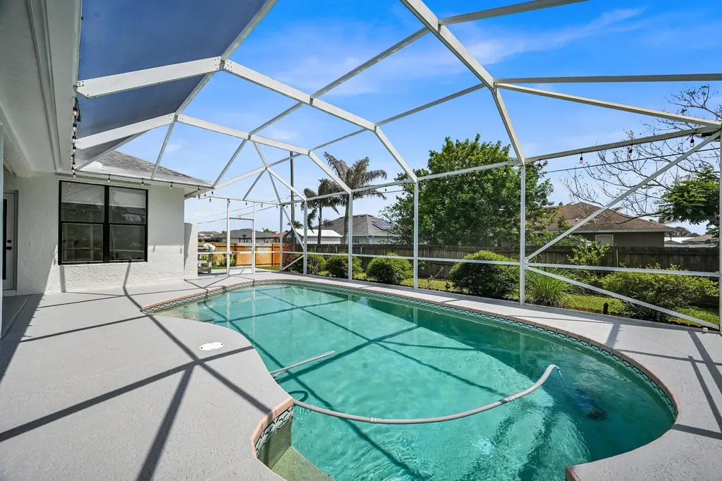 1074 SW Liberty Avenue Port St Lucie FL 34953