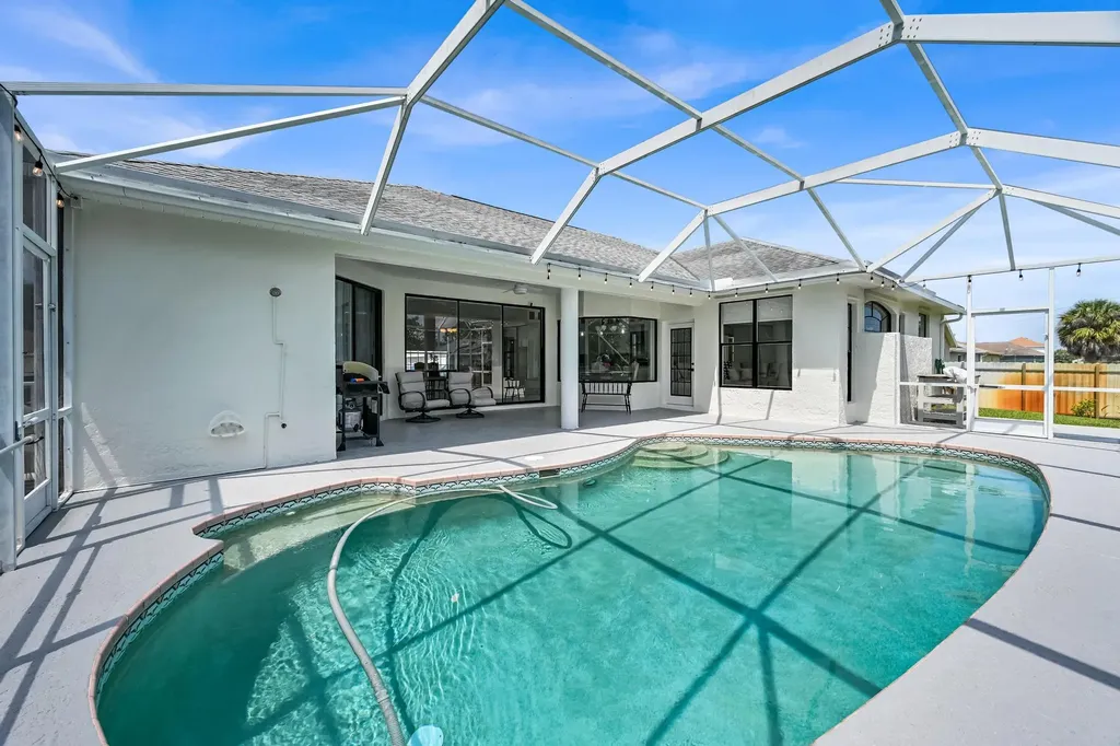 1074 SW Liberty Avenue Port St Lucie FL 34953