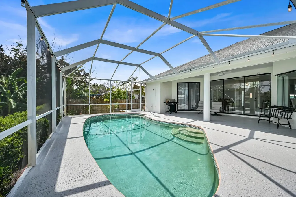 1074 SW Liberty Avenue Port St Lucie FL 34953