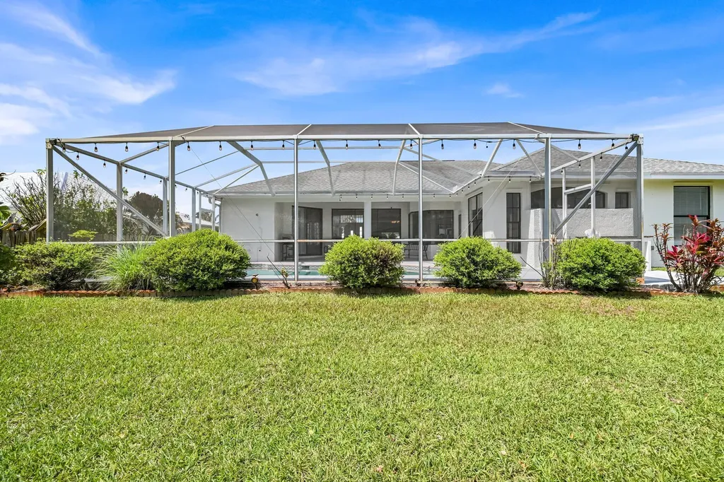 1074 SW Liberty Avenue Port St Lucie FL 34953