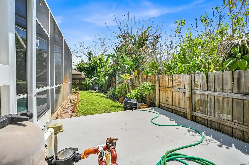 1074 SW Liberty Avenue Port St Lucie FL 34953
