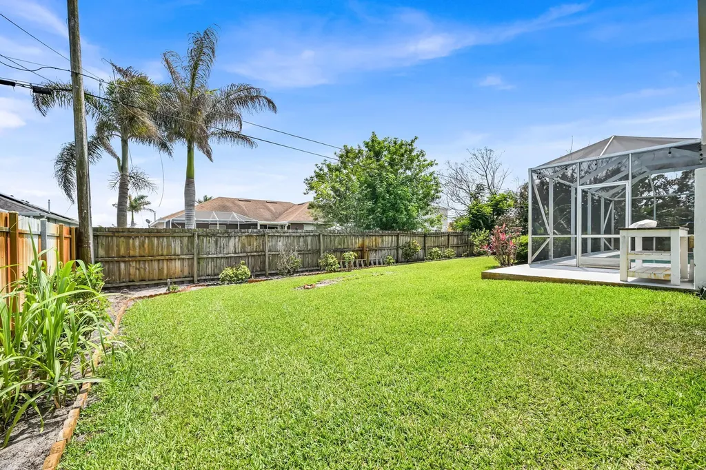 1074 SW Liberty Avenue Port St Lucie FL 34953