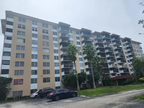 4174 Inverrary Drive Lauderhill FL 33319