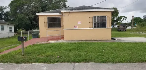 1607 Avenue Fort Pierce FL 34950