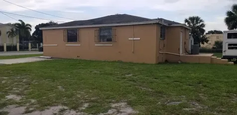 1607 Avenue Fort Pierce FL 34950