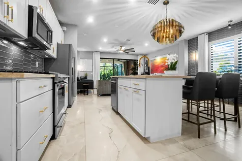 4463 Providence Way Oakland Park FL 33309