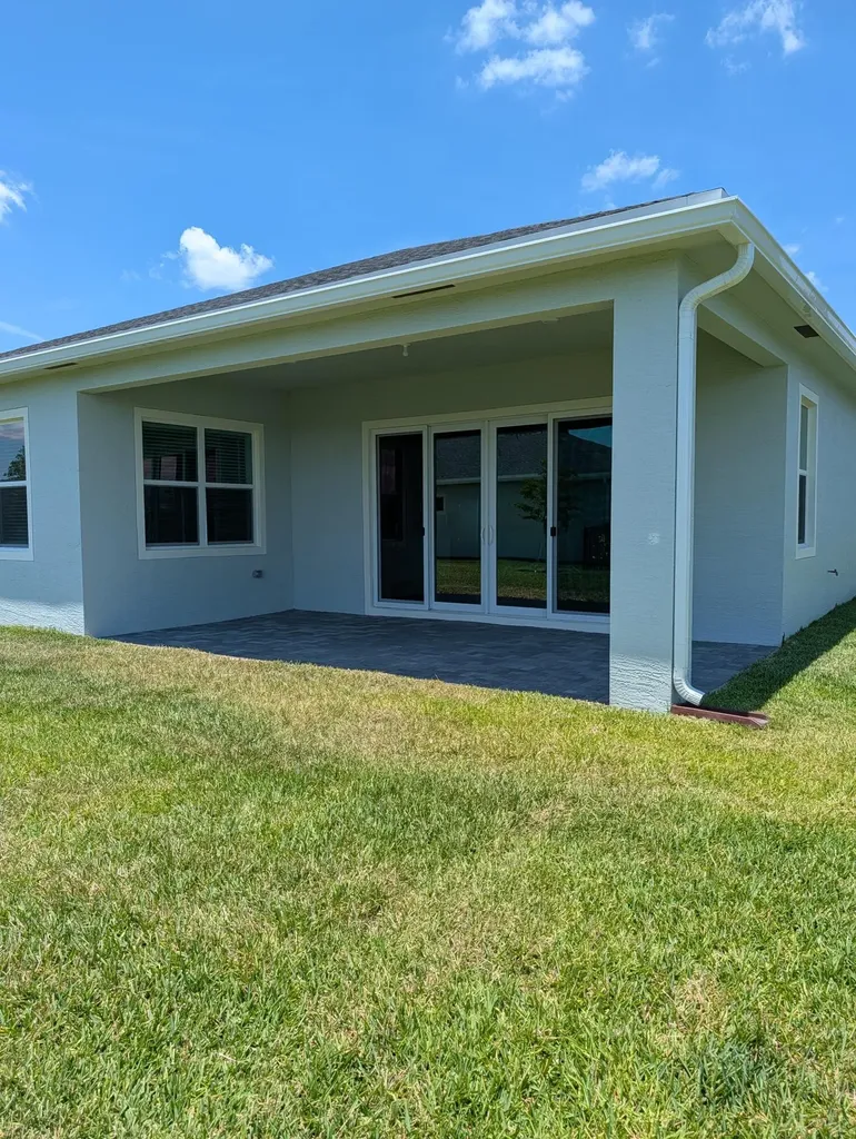 1332 SE Willow Oaks Street Port St Lucie FL 34984
