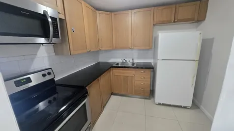 15221 NE 6th Avenue Miami FL 33162