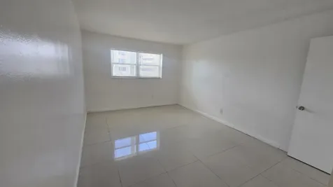 15221 NE 6th Avenue Miami FL 33162