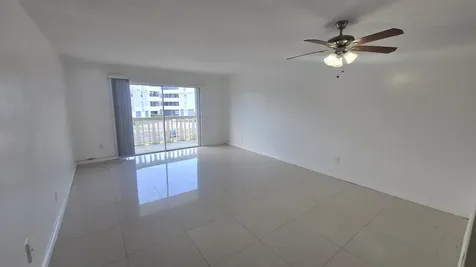 15221 NE 6th Avenue Miami FL 33162