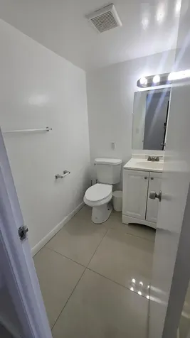 15221 NE 6th Avenue Miami FL 33162