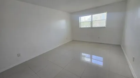 15221 NE 6th Avenue Miami FL 33162