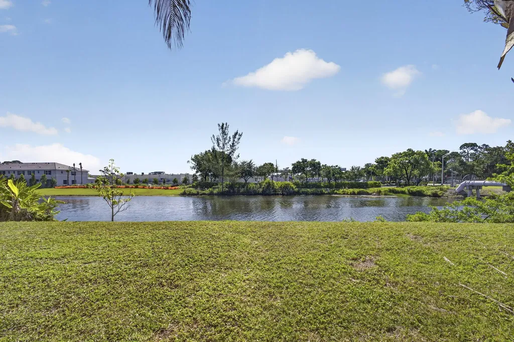 1104 Oakwater Drive Royal Palm Beach FL 33411
