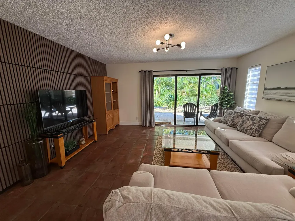 801 NE 2nd Avenue Delray Beach FL 33444