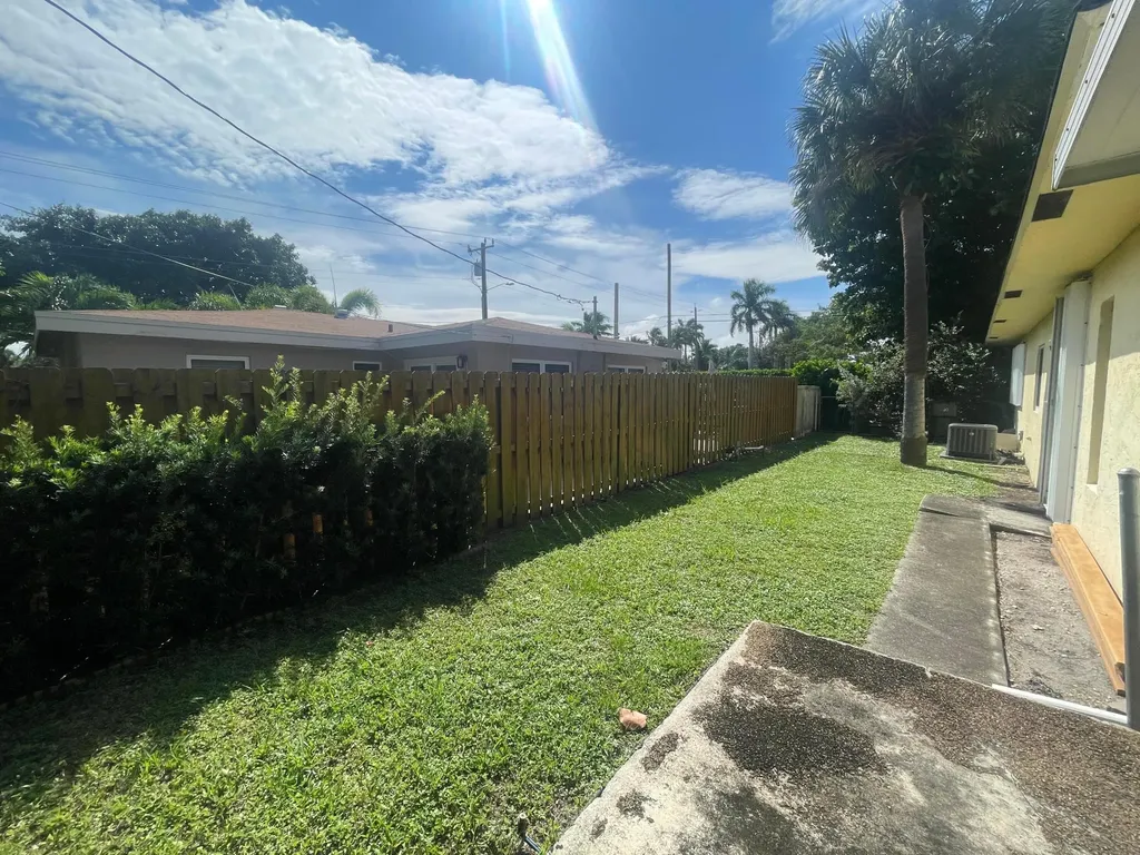 801 NE 2nd Avenue Delray Beach FL 33444