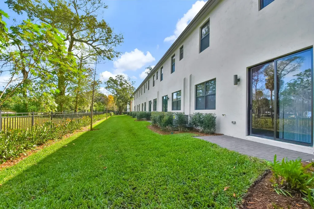 4074 Highland Oaks Drive Pompano Beach FL 33069