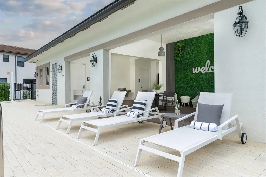 4074 Highland Oaks Drive Pompano Beach FL 33069