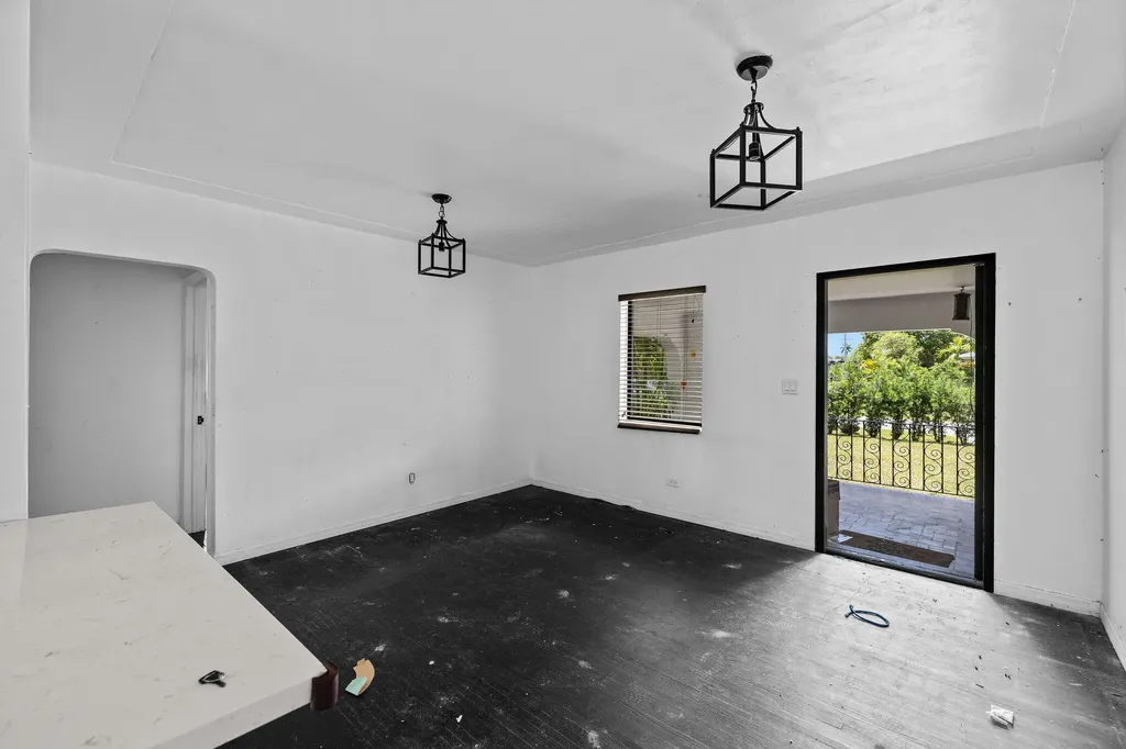 515 NW 88th Street El Portal FL 33150