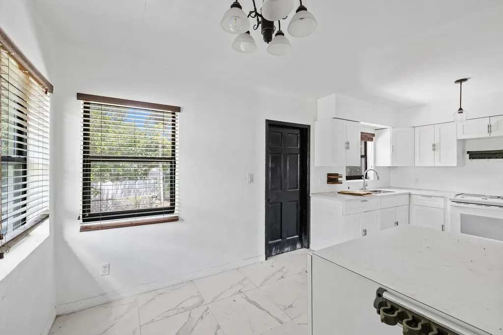 515 NW 88th Street El Portal FL 33150