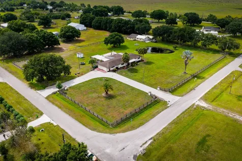 11405 NW 2nd Terrace Okeechobee FL 34972