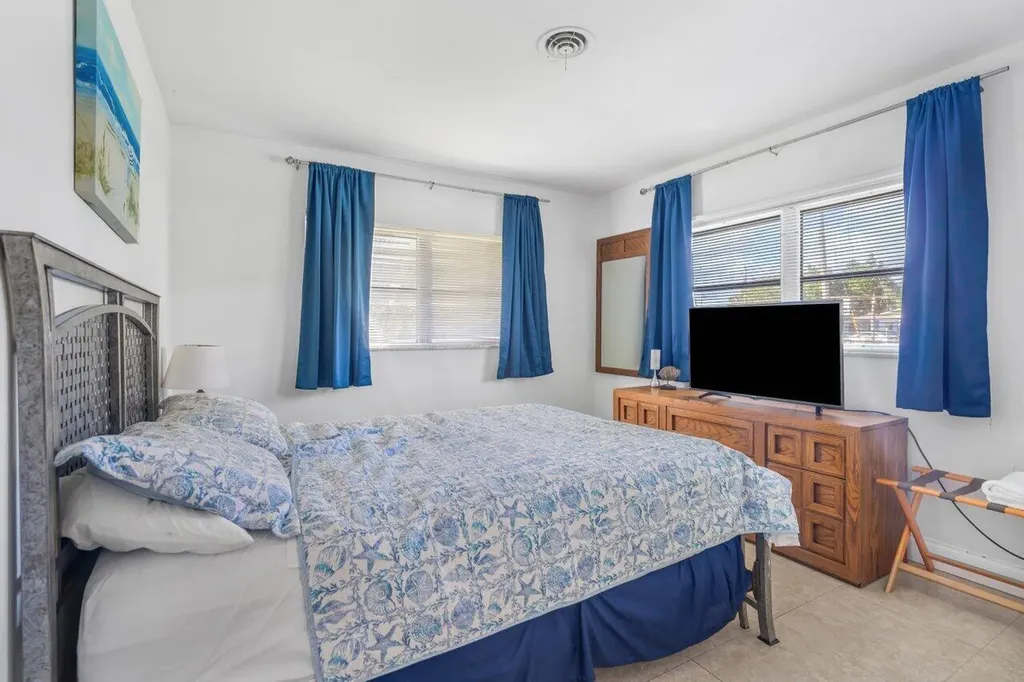 262 SE 9th Avenue Deerfield Beach FL 33441