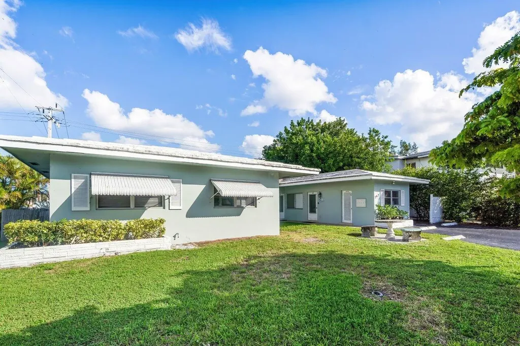 262 SE 9th Avenue Deerfield Beach FL 33441
