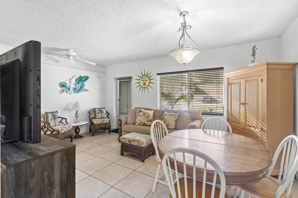 262 SE 9th Avenue Deerfield Beach FL 33441
