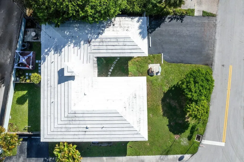 262 SE 9th Avenue Deerfield Beach FL 33441