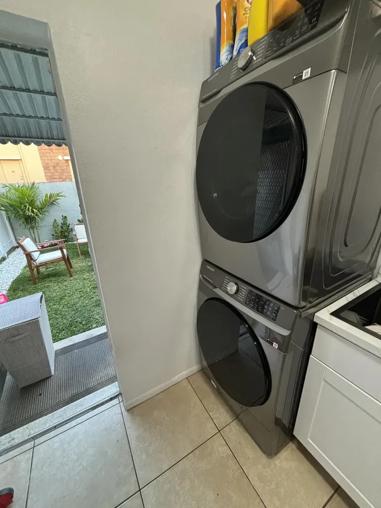 262 SE 9th Avenue Deerfield Beach FL 33441