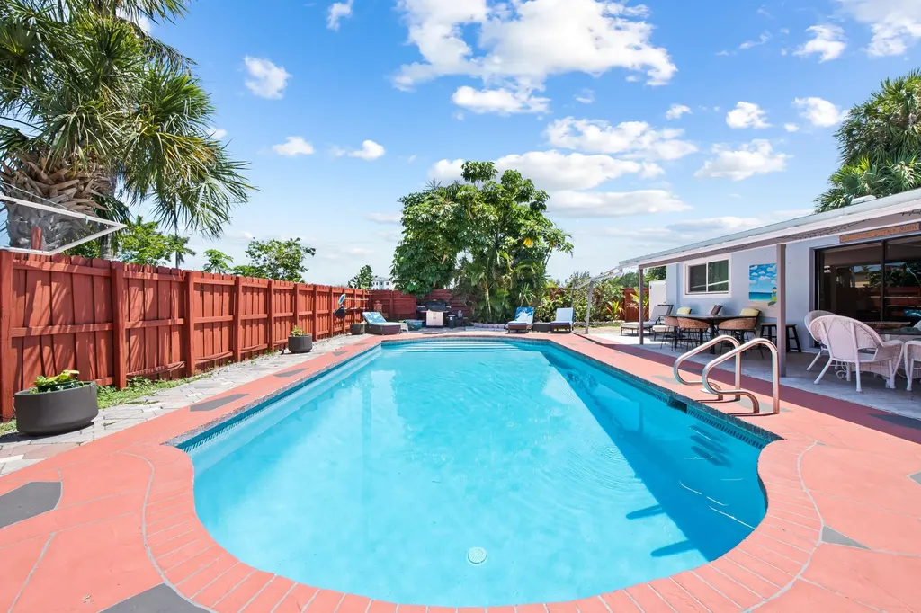 2300 NE 12th Avenue Pompano Beach FL 33064