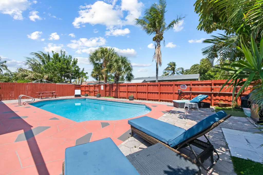 2300 NE 12th Avenue Pompano Beach FL 33064