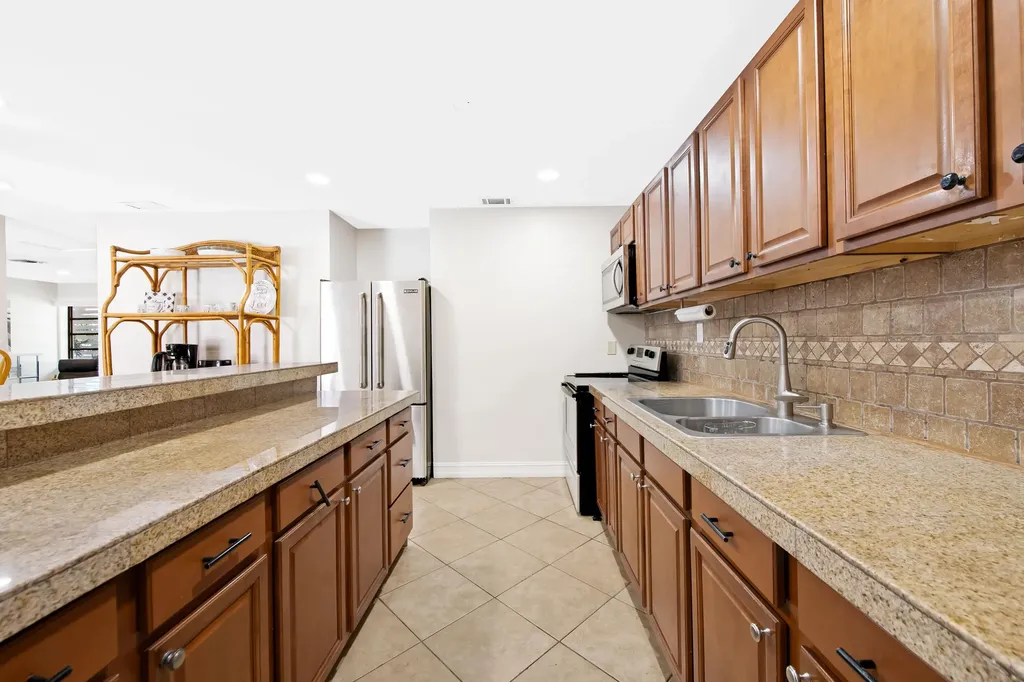 2300 NE 12th Avenue Pompano Beach FL 33064