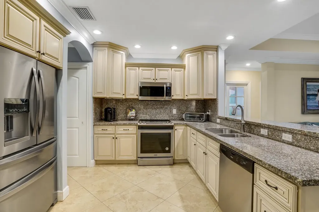 715 SW 25th Place Boynton Beach FL 33435