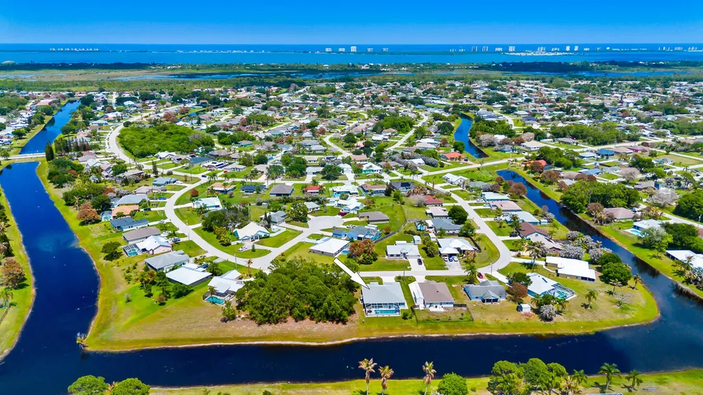 2549 SE Lyman Circle Port St Lucie FL 34952