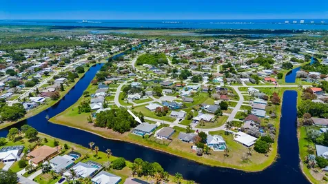 2549 SE Lyman Circle Port St Lucie FL 34952