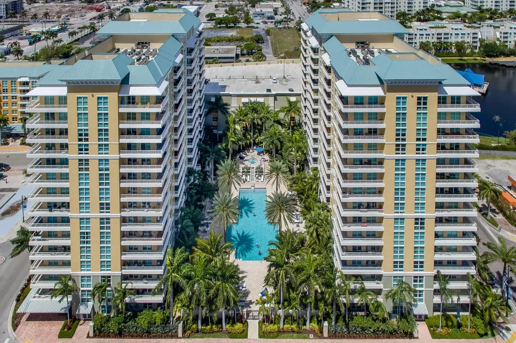 700 E Boynton Beach Boulevard Boynton Beach FL 33435