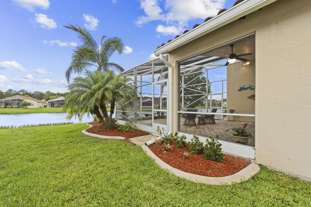 394 Springview Loop Port St Lucie FL 34986