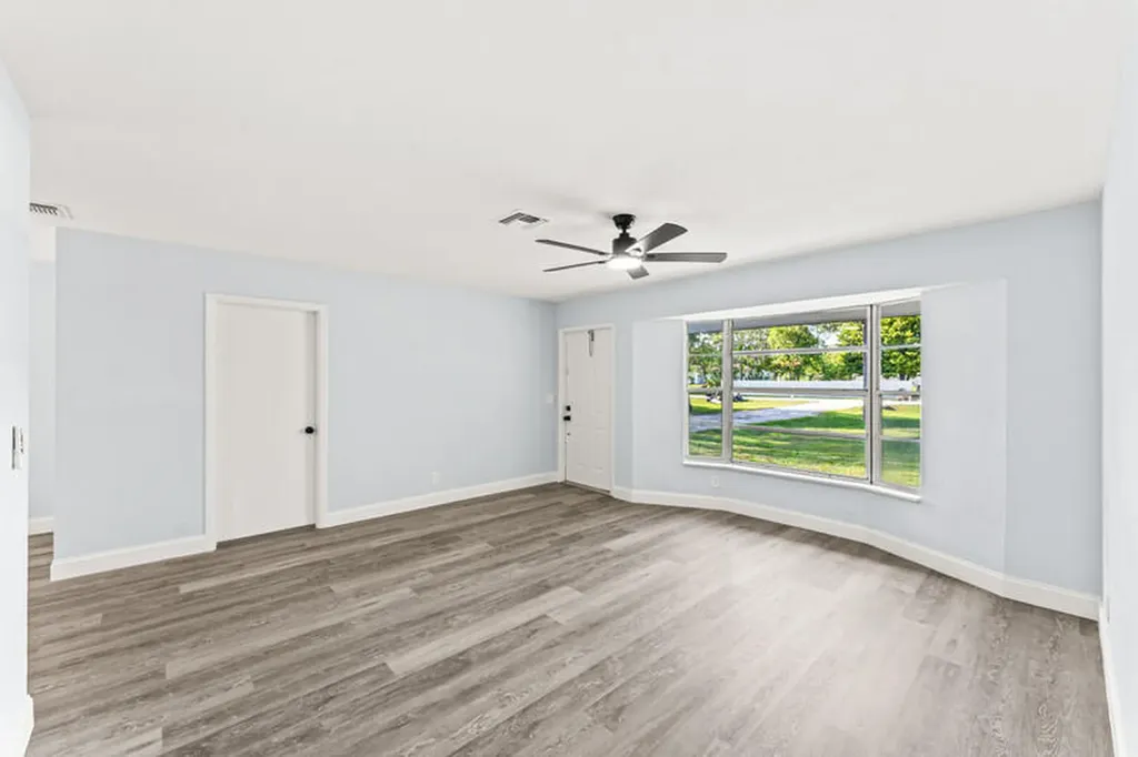 11852 N 47th Road Road N The Acreage FL 33411