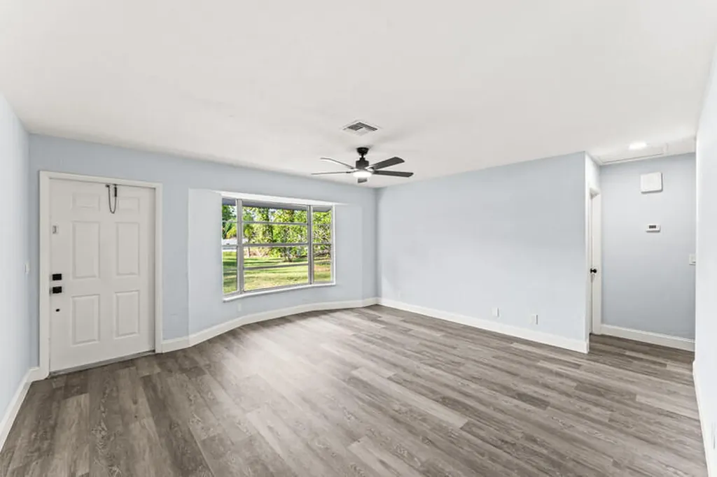 11852 N 47th Road Road N The Acreage FL 33411