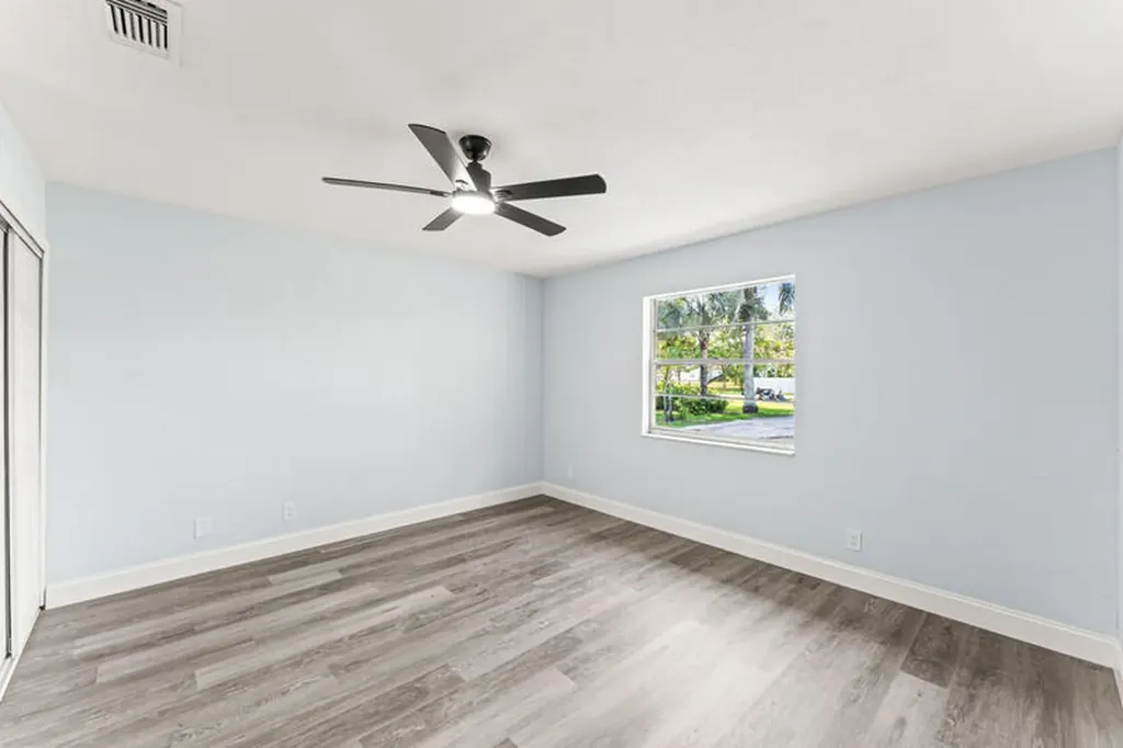 11852 N 47th Road Road N The Acreage FL 33411