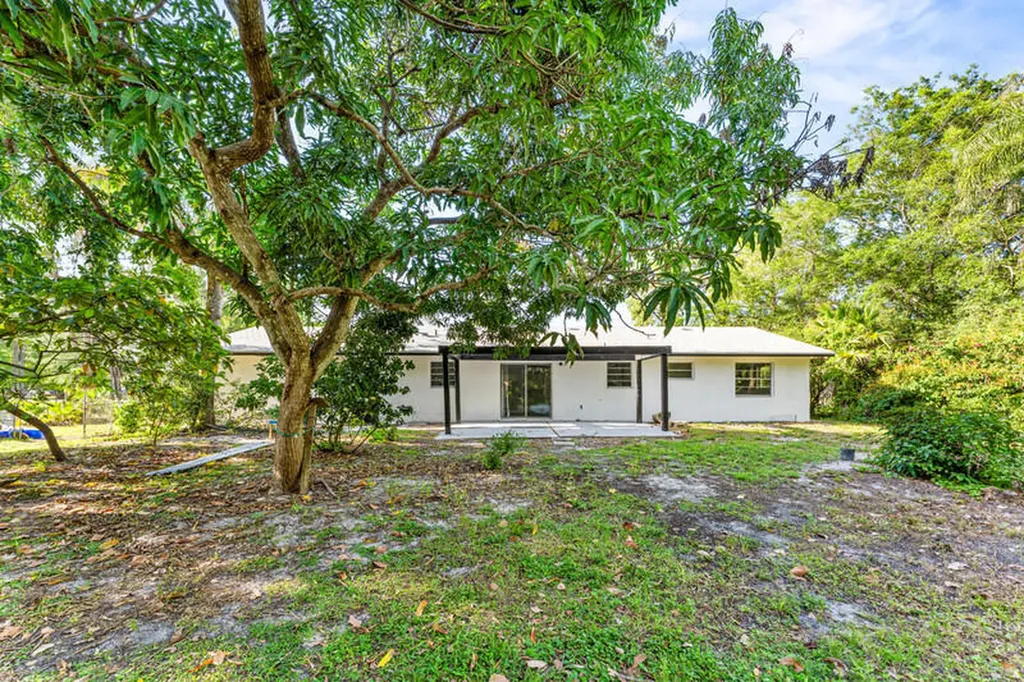 11852 N 47th Road Road N The Acreage FL 33411