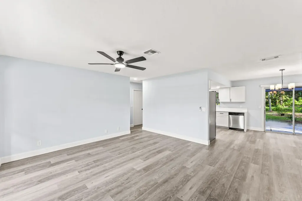 11852 N 47th Road Road N The Acreage FL 33411