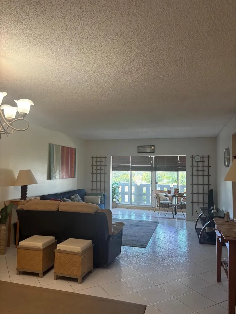 4350 Hillcrest Drive Hollywood FL 33021