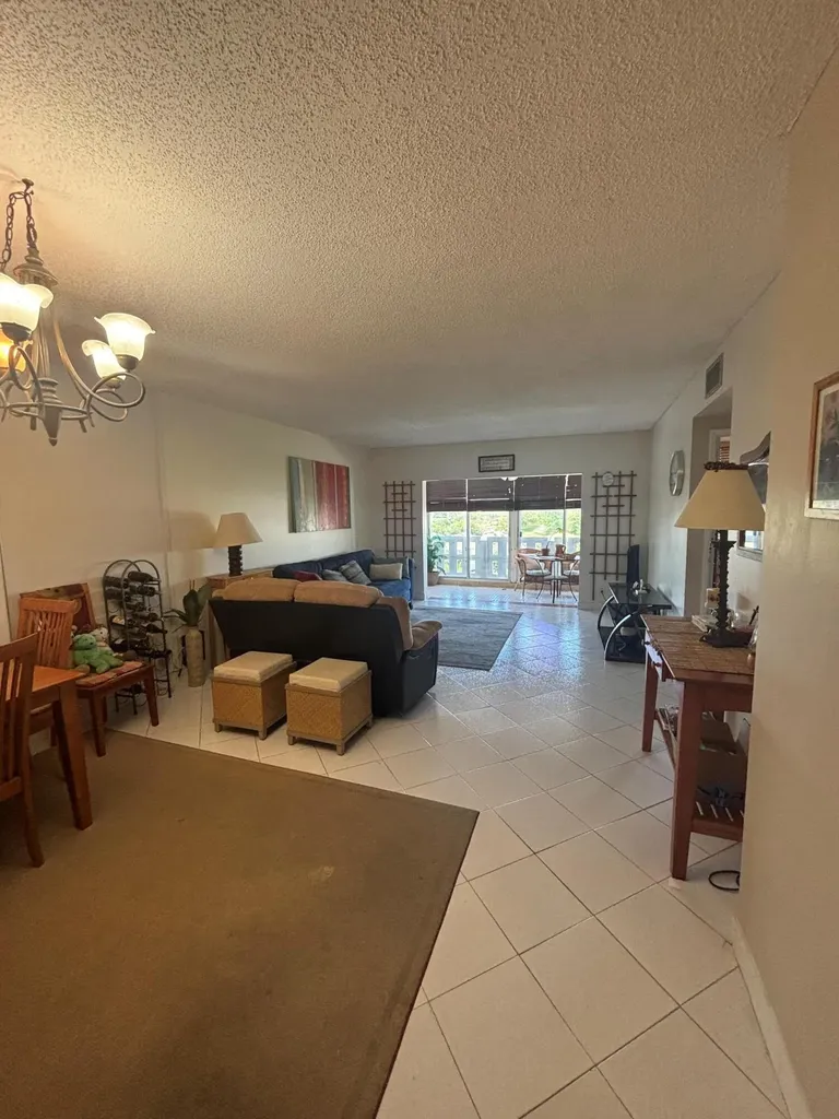 4350 Hillcrest Drive Hollywood FL 33021