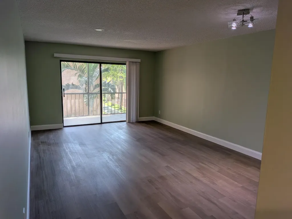 8901 N New River Canal Road Plantation FL 33324