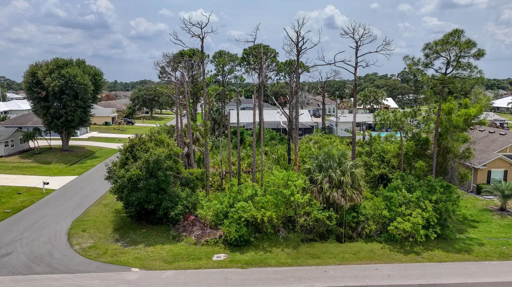 1802 SW Diamond Street Port St Lucie FL 34953