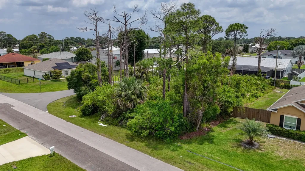 1802 SW Diamond Street Port St Lucie FL 34953